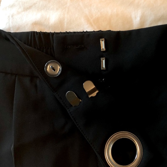 Dynamite Size Small Black Dress Shorts - Picture 3 of 5